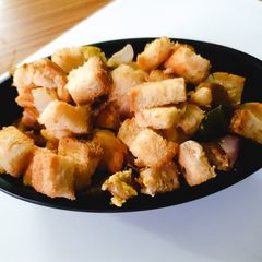 A picture of Bread upma.