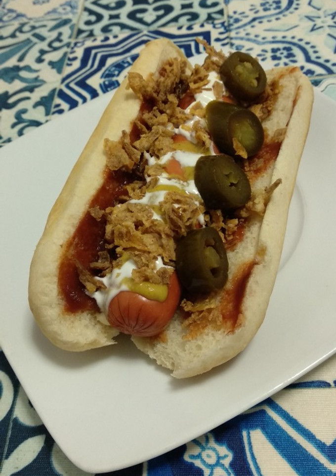 Una foto de Perrito caliente estilo mexicano