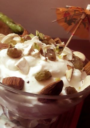 ડ્રાયફ્રૂટ શ્રીખંડ(Dryfruit Shrikhand Recipe In Gujarati) રેસીપી મુખ્ય ફોટો