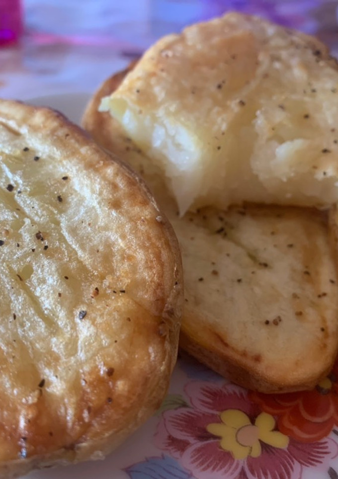 Una foto de Patatas asadas en freidora de aire
