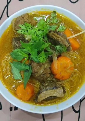 A picture of Hu Tieu Bo Kho (Vietnamese Beef Stew Noodle Soup).