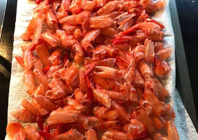 Prawns shells chip เปลือกกุ้งทอดกระเทียมพริกไทยกรอบ