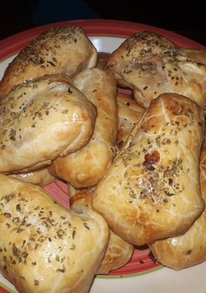 Una foto de Pollo envuelto en hojaldre