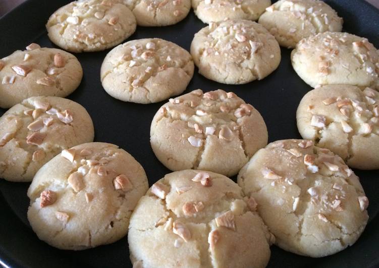 Recipe of Speedy Delicious homemade cashew nuts cookies