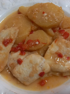 Una foto de 244. Merluza con patatas al moscatel