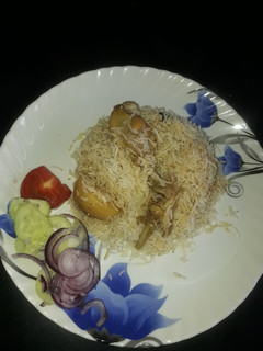 A picture of Chicken biryani.