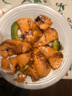 Una foto de Salmón en salsa de mango
