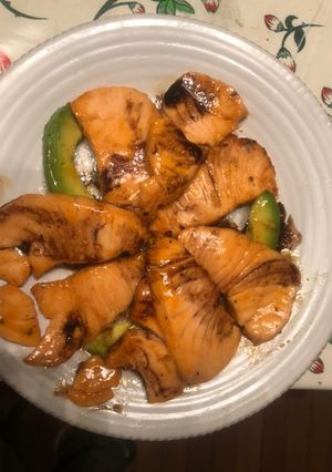 Una foto de Salmón en salsa de mango