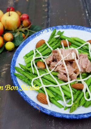 Hình của món Salad Măng Tây Cá Ngừ.