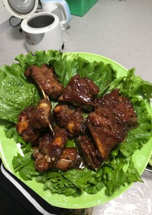 Hình của món Sườn xào chua ngọt.