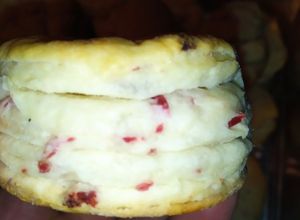 Una foto de Bizcochitos de grasa con salame