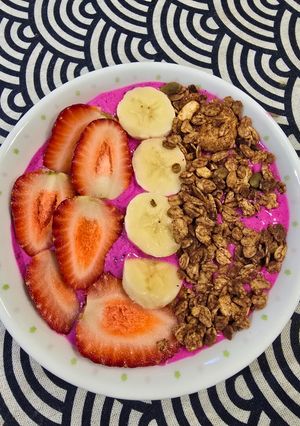 Foto resep Smoothie Bowl (Buah Naga + Pisang)