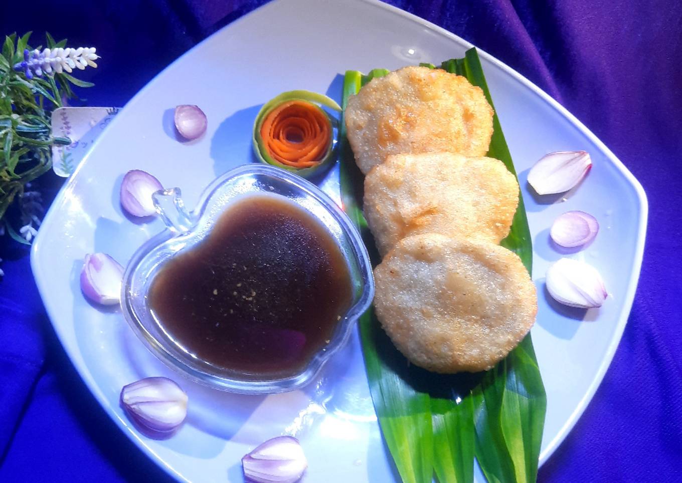 Pempek nasi teri isi telur puyuh