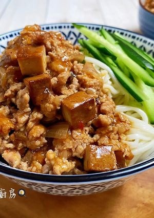 炸醬麵 的食譜成品照片