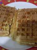 Waffles de guineo y mantequilla de maní