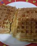 Waffles de guineo y mantequilla de maní