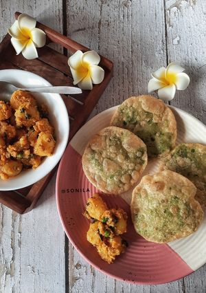 A picture of Koraishutir kochuri (peas kochuri).