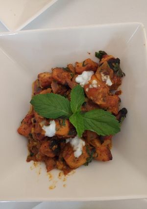 A picture of Chicken masala.