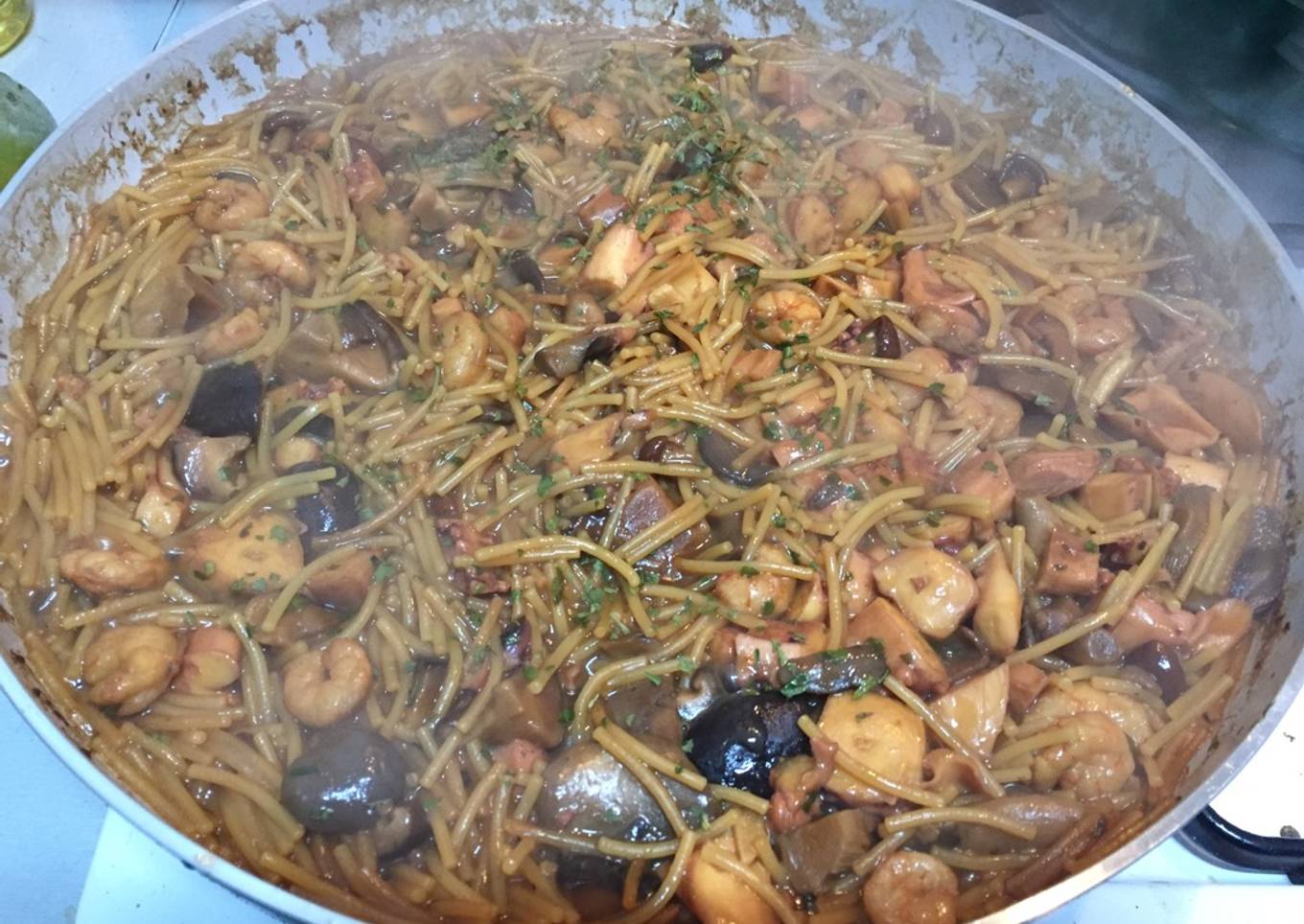 Fideuá fusión mar y montaña