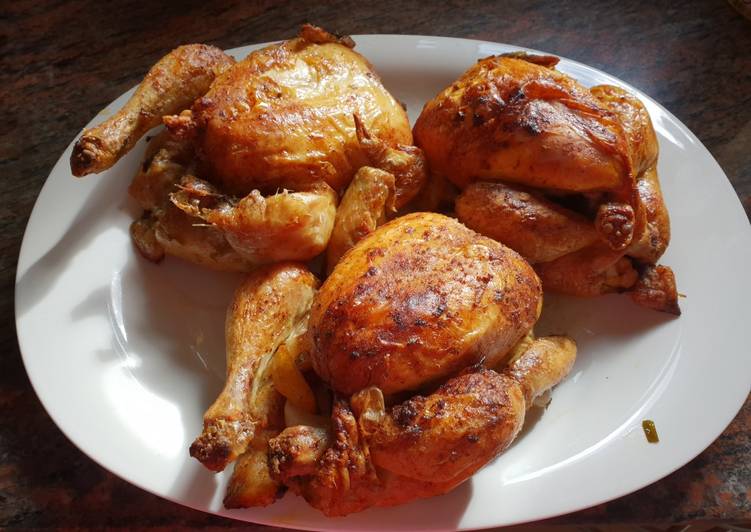 Pollo al horno con girgolas, patatas y verduritas