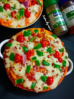 तवा पिज़्ज़ा (Tawa pizza recipe in hindi) रेसिपी मुख्य फोटो