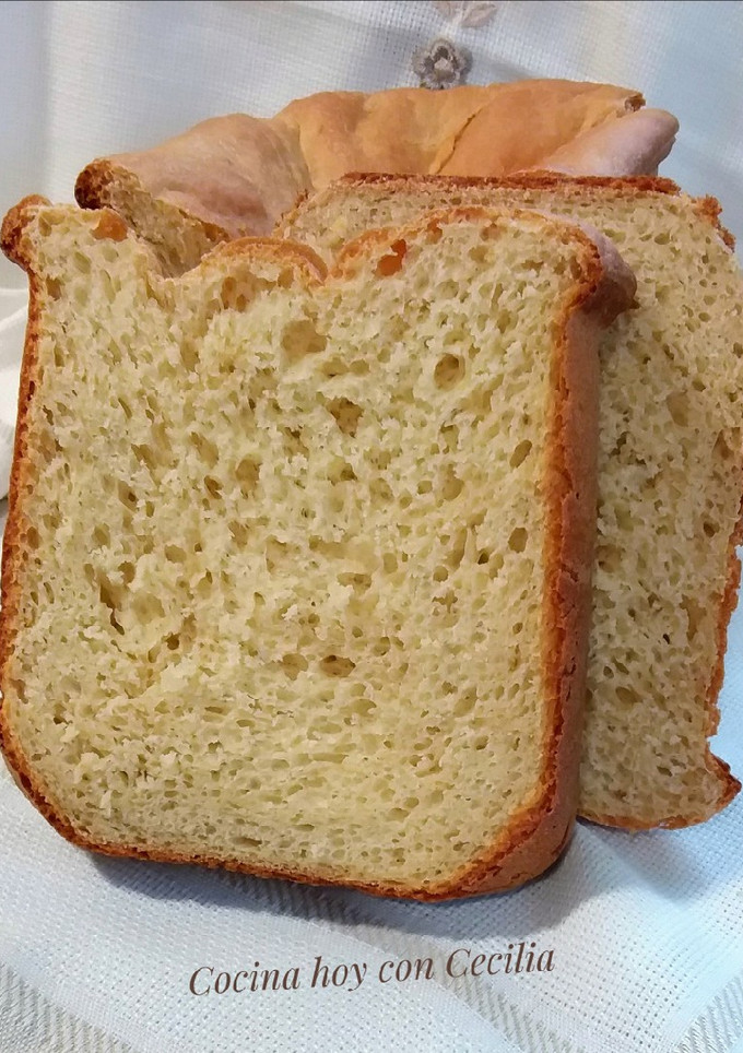 Una foto de Pan de patata elaborado con la panificadora