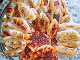 فطائر المحمرة والجبن والزعتر