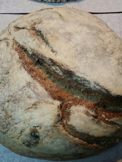 Una foto de Pan de centeno con pasas y nueces