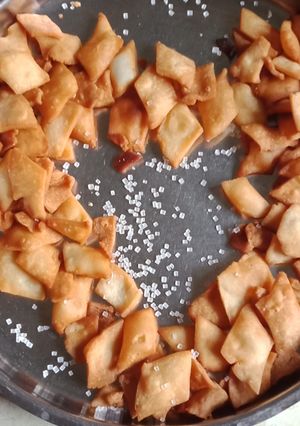 શક્કરપારા(Shakkar Para Recipe In Gujarati) રેસીપી મુખ્ય ફોટો