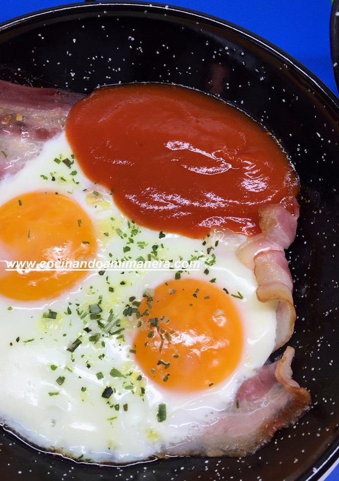 Una foto de Huevos al Plato