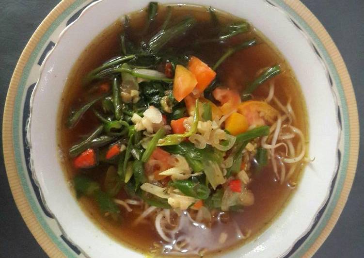 Mie Kangkung Pedas