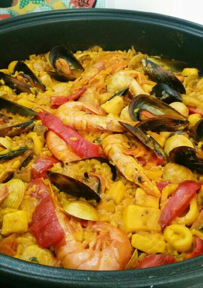 Una foto de Arroz con marisco y pescado