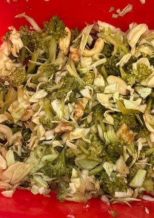 A picture of Winter Green Salad.