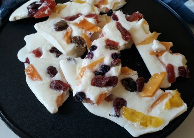 Frozen Yogurt Fruit Bark