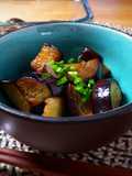 Gebratene Aubergine und Knoblauch in Sauer-Sauce (茄子とニンニクの焼き浸し)