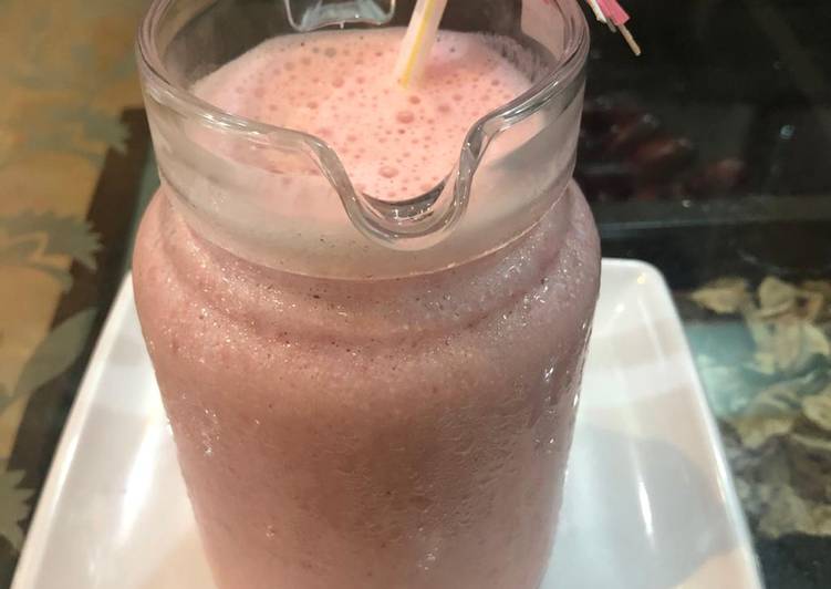 How to Make Super Quick Homemade Strawberry pineapple Smoothie#nofire