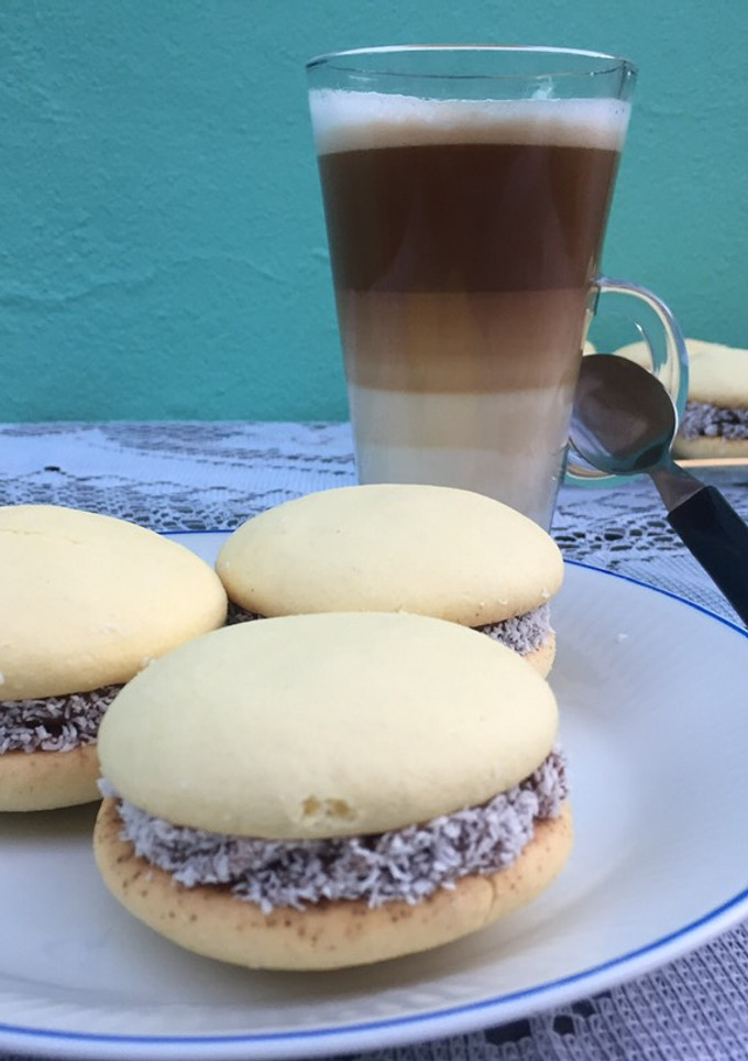Una foto de Alfajores de maicena.!! Súper ricos