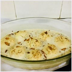 A picture of Kesari Rasmalai.