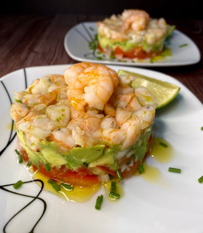 Foto principal de Tartar de aguacate y langostinos