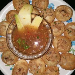 A picture of Mango flavoured Panipuri..