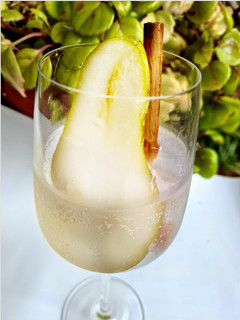 Una foto de Cóctel Prosecco de pera
