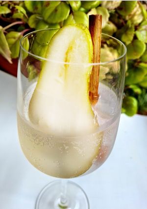 Una foto de Cóctel Prosecco de pera