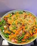 Miến xào tôm gà rau củ