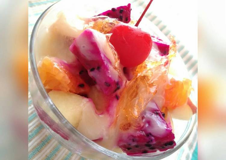 14. Salad Buah Simple Saus