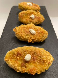 Una foto de Croquetas de calabacín, atún y queso