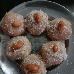 A picture of Narial ladoo.