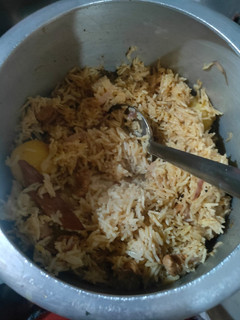बिरयानी (Biryani recipe in hindi) रेसिपी मुख्य फोटो