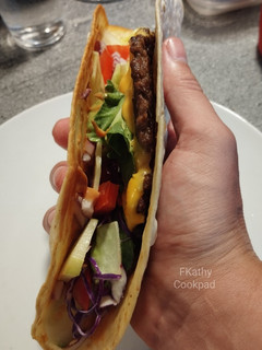 Cheeseburger taco-tortilla 🌮 recept fotója