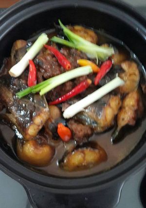 Hình của món Cá trê kho tộ.