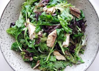 How to Make Appetizing Lettuce Salad With Miso Dressing